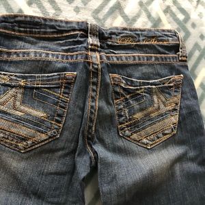 Buckle, LIKE NEW!!! Womens jeans, super cute pockets, size 26